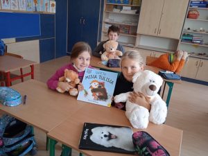   W oczekiwaniu na wysłuchanie opowiadania  pt. „Misia Tulisia”