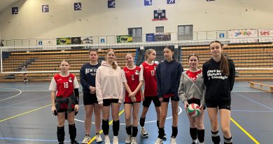 zdjęcie grupowe dziewcząt