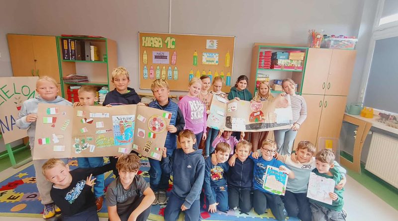 Klasa 3c prezentująca Włochy