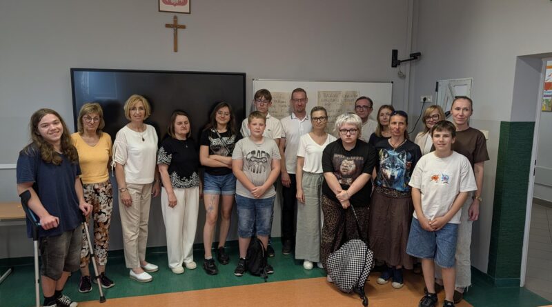 Zdjęcie grupowe uczestników debaty